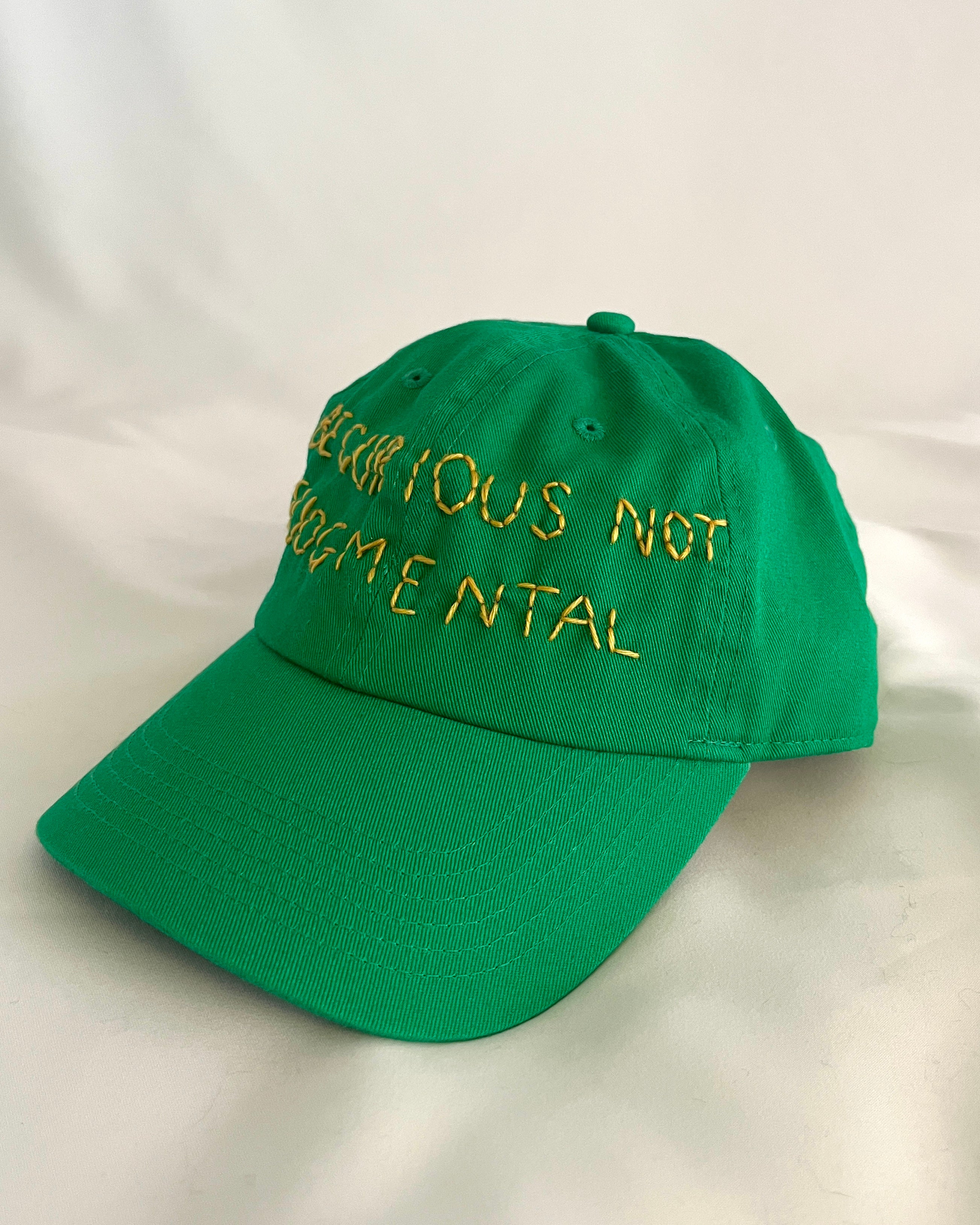 CAP　"CURIOUS"刺繍