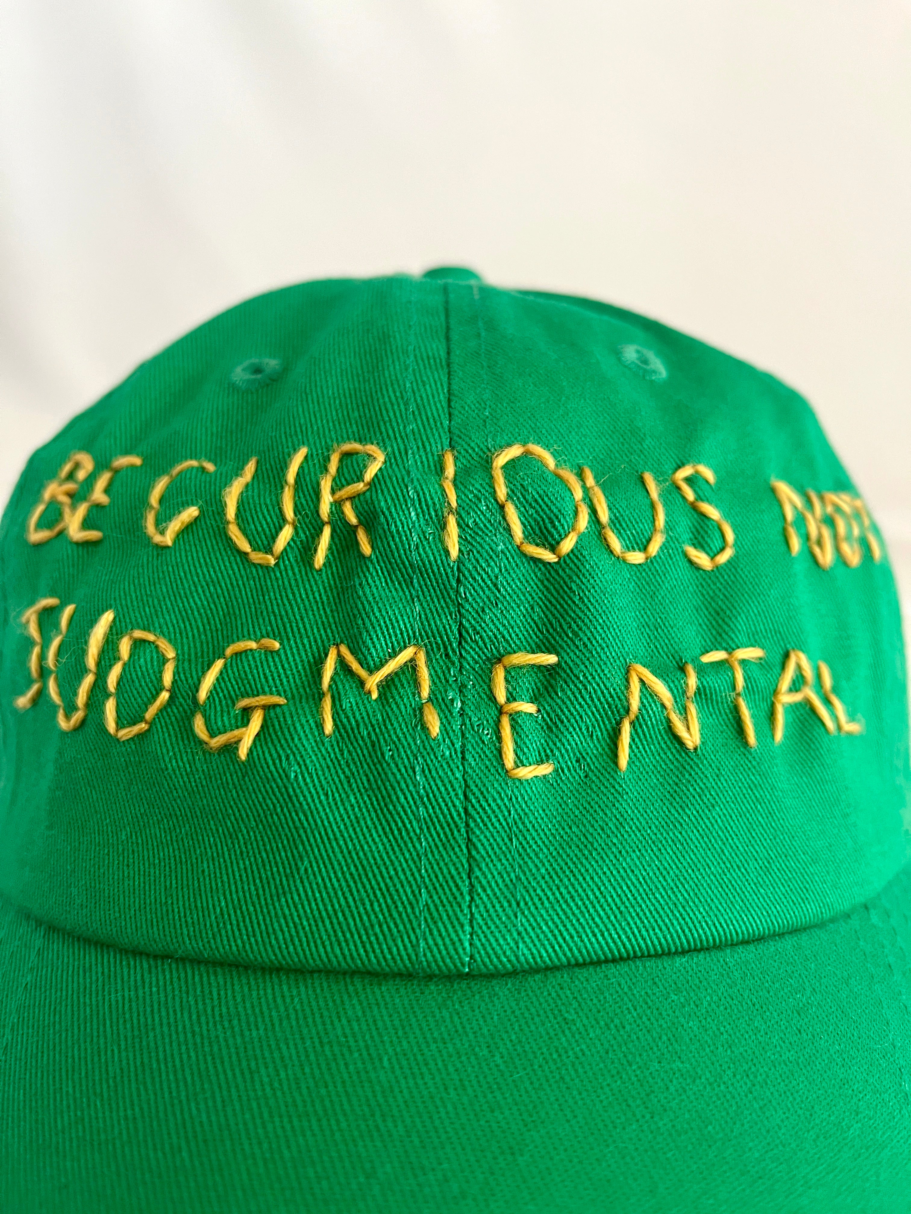 CAP　"CURIOUS"刺繍